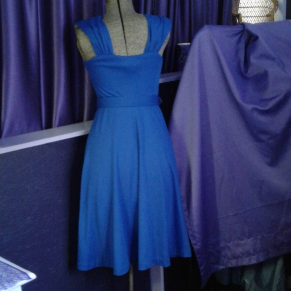 Dress - Picture 2 of 3